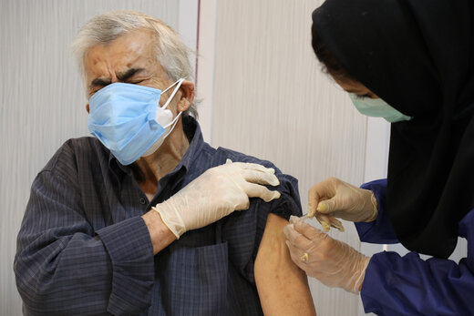 نام‌نویسی واکسن برای افراد بالای ۷۵ سال