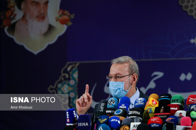 لاریجانی: از ساخت برنامه هویت بی اطلاع بودم / نظر من با برادرانم درباره برجام متفاوت است