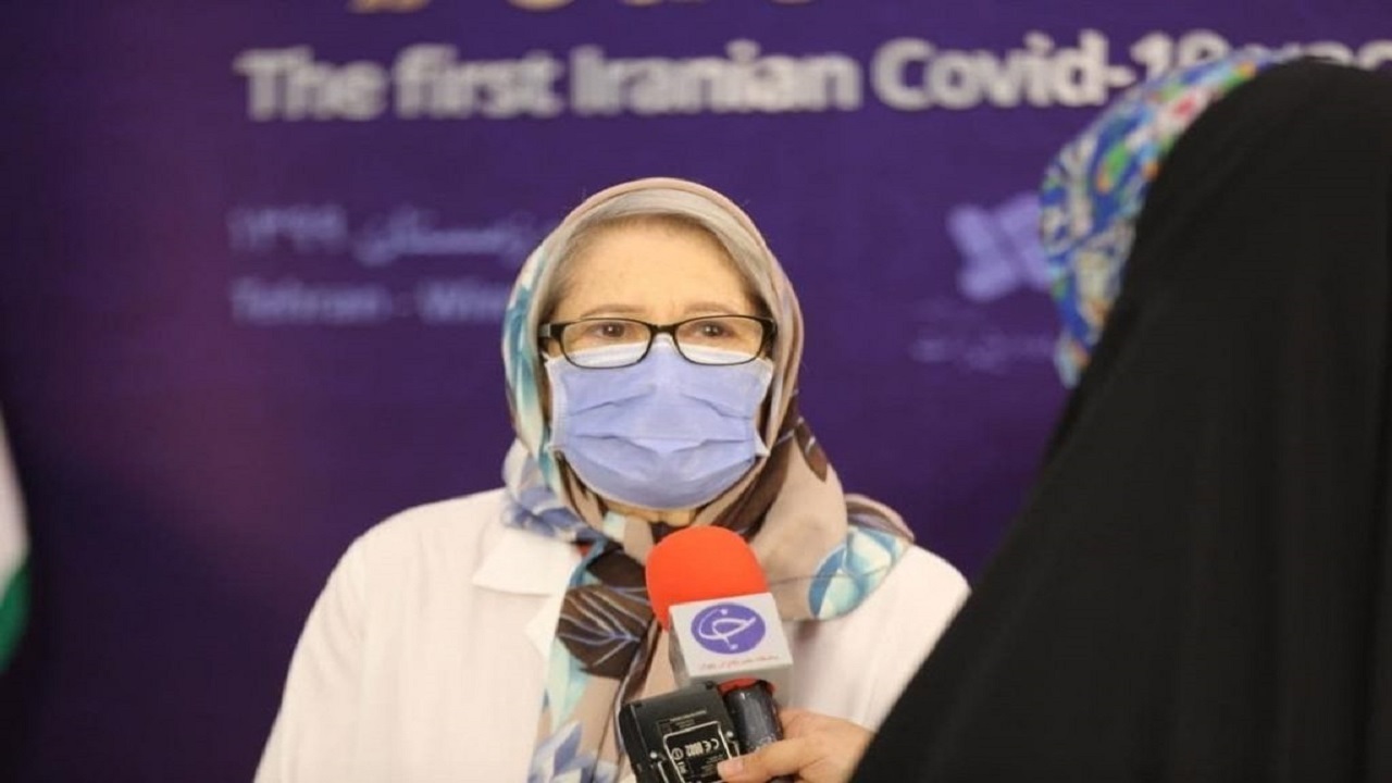 مینو محرزداوطلب مرحله سوم واکسن کوو ایران برکت شد