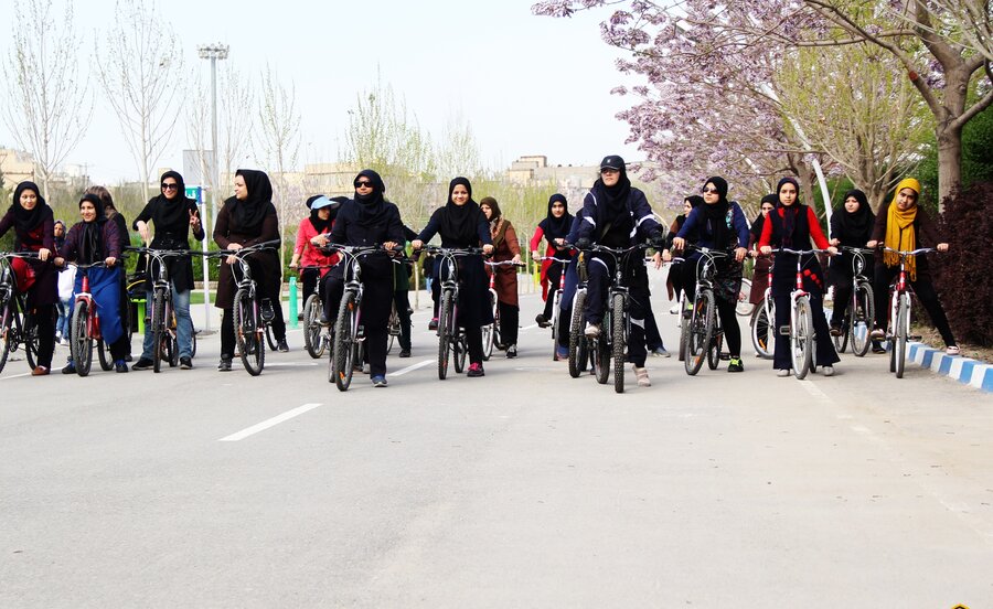  دوچرخه‌سواری بانوان در مشهد