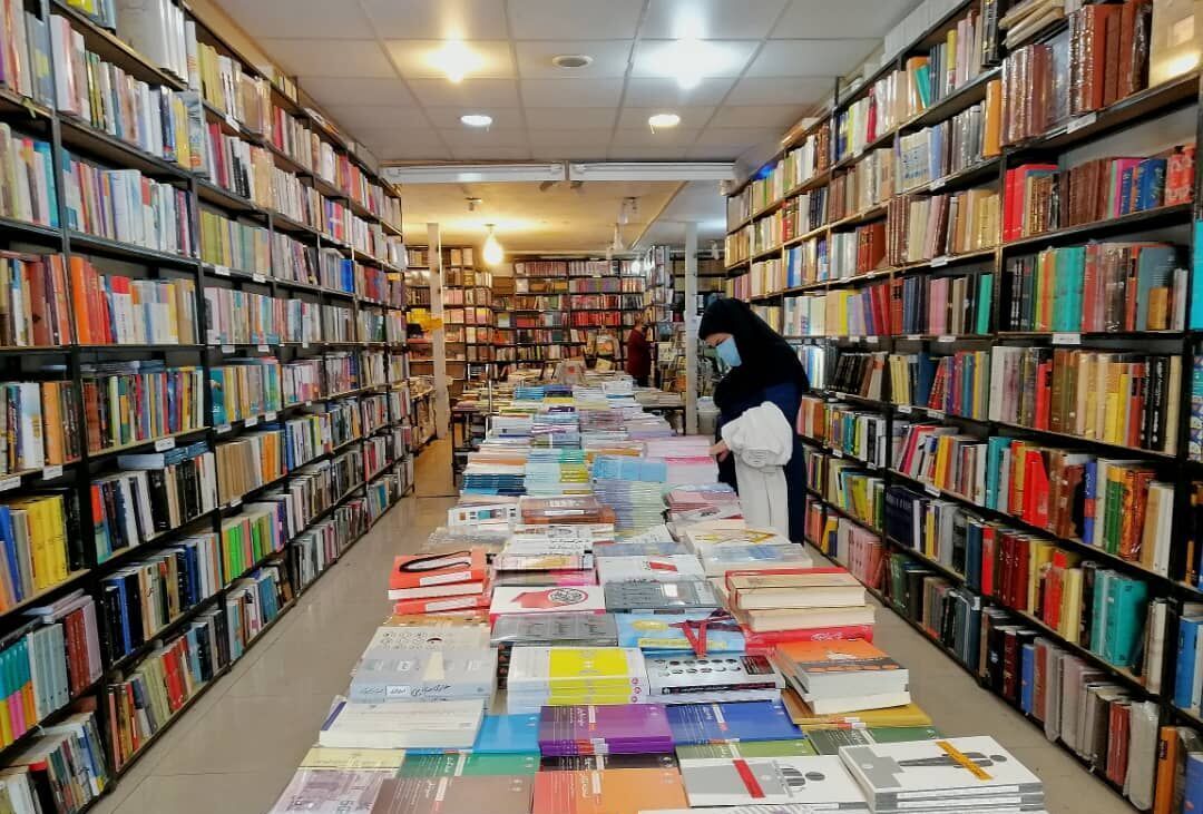 خرید یک میلیارد و ۶۶۱ میلیون ریال کتاب در خراسان جنوبی