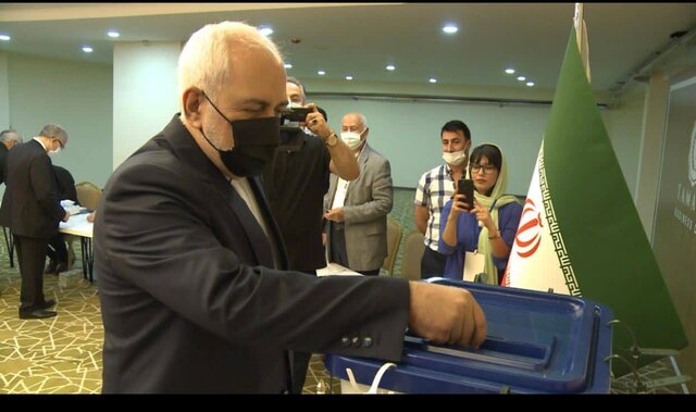 ظریف بعد از دادن رأی: امروز روز تعیین سرنوشت است انتخابات 1400 ریاست جمهوری شورای نگهبان رد صلاحیت رئیسی همتی