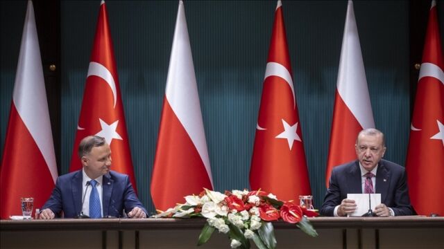 اردوغان: جنگنده‌های اف ۱۶ ترکیه در لهستان مستقر خواهند شد