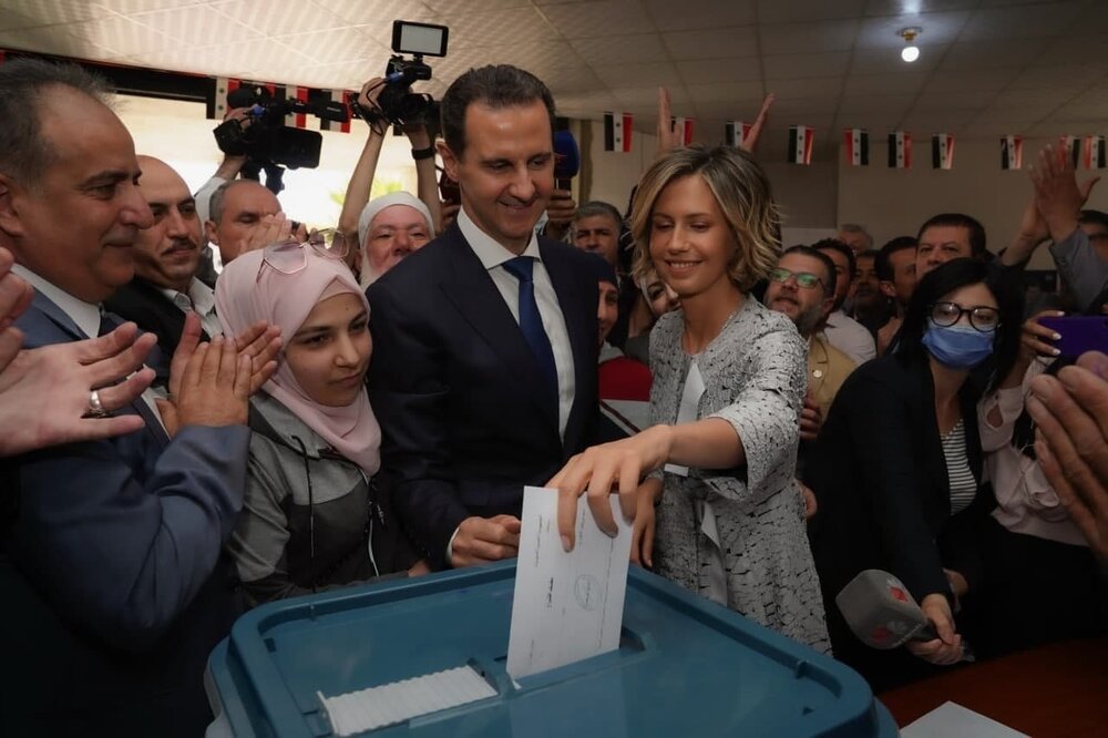 بشار اسد و همسرش رأی خود را به صندوق انداختند