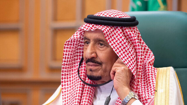 تماس تلفنی پادشاه عربستان با همتای عمانی خود درباره روابط دوجانبه