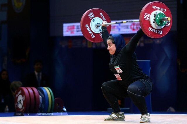 تشکیل کمیسیون پزشکی برای بررسی وضعیت دست دختر وزنه‌بردار ایران