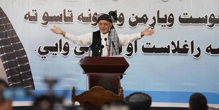 اشرف غنی خطاب به طالبان: بیایید با هم توافق کنیم نه با آمریکایی‌ها