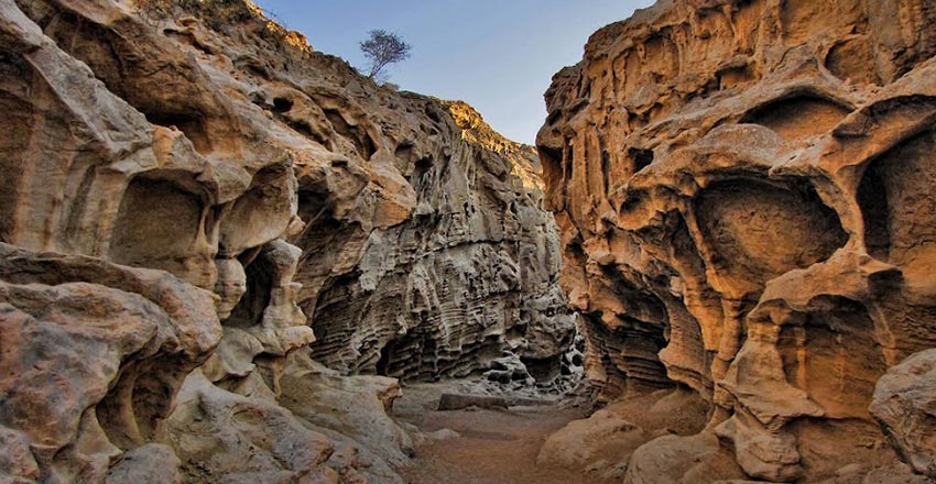 تنگه چاهکوه قشم