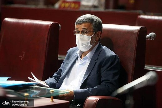 درخواست احمدی نژاد برای محاکمه روحانی