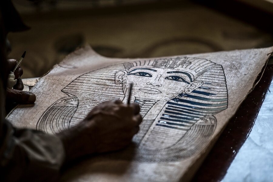 سنت فرعونی پاپیروس در مصر