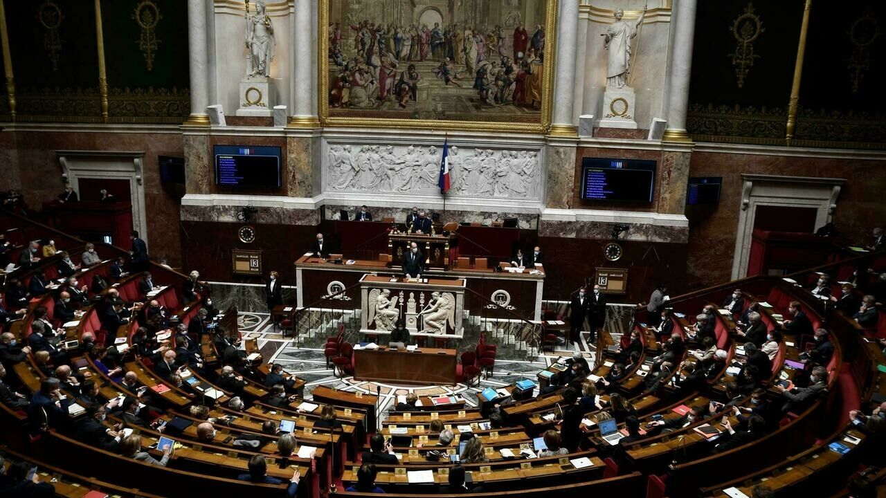 تصویب قانون گواهینامه کووید در فرانسه