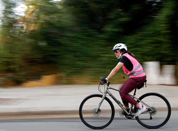آموزش دوچرخه سواری به زنان در عربستان
