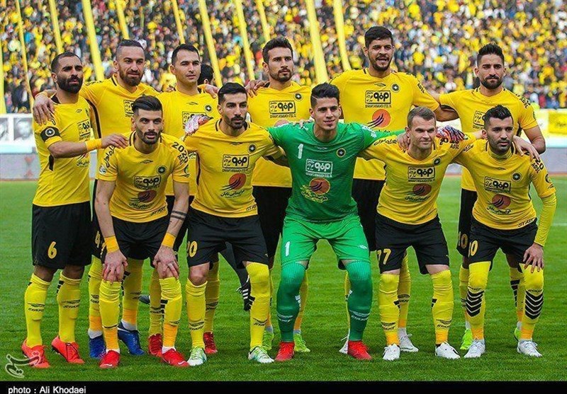 کنایه مجری سپاهانی به استقلال و پرسپولیس: بعضی تیمها شعبه دوم سپاهان شدهاند+ ویدیو کنایه مجری سپاهانی به استقلال و پرسپولیس: بعضی تیمها شعبه دوم سپاهان شدهاند+ ویدیو