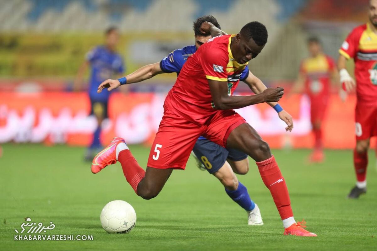 چه کسی اجازه نداد کولیبالی استقلالی شود؟