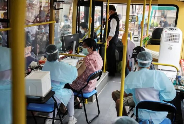 واکسیناسیون کرونای سالمندان در پایتخت تایلند