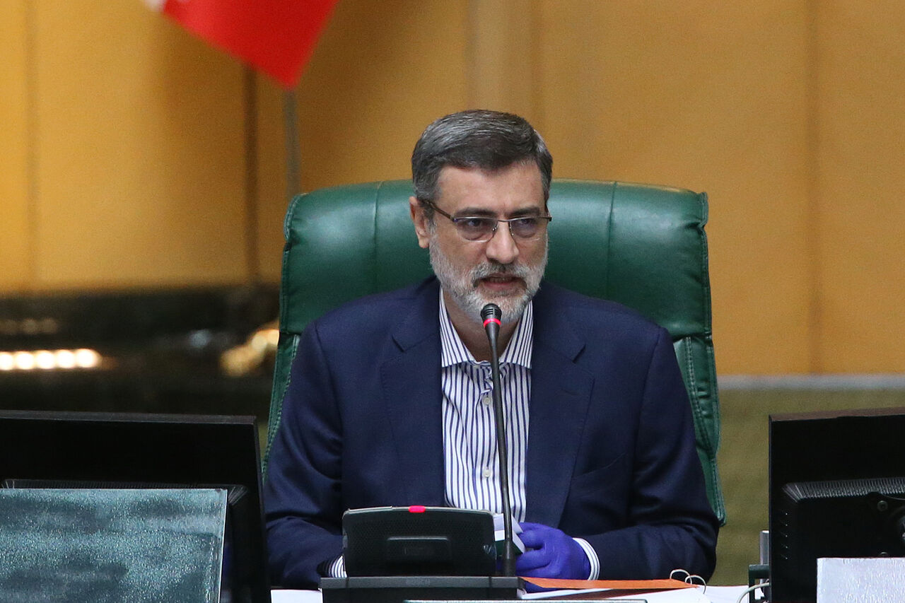 مجلس استعفای قاضی‌زاده هاشمی را پذیرفت