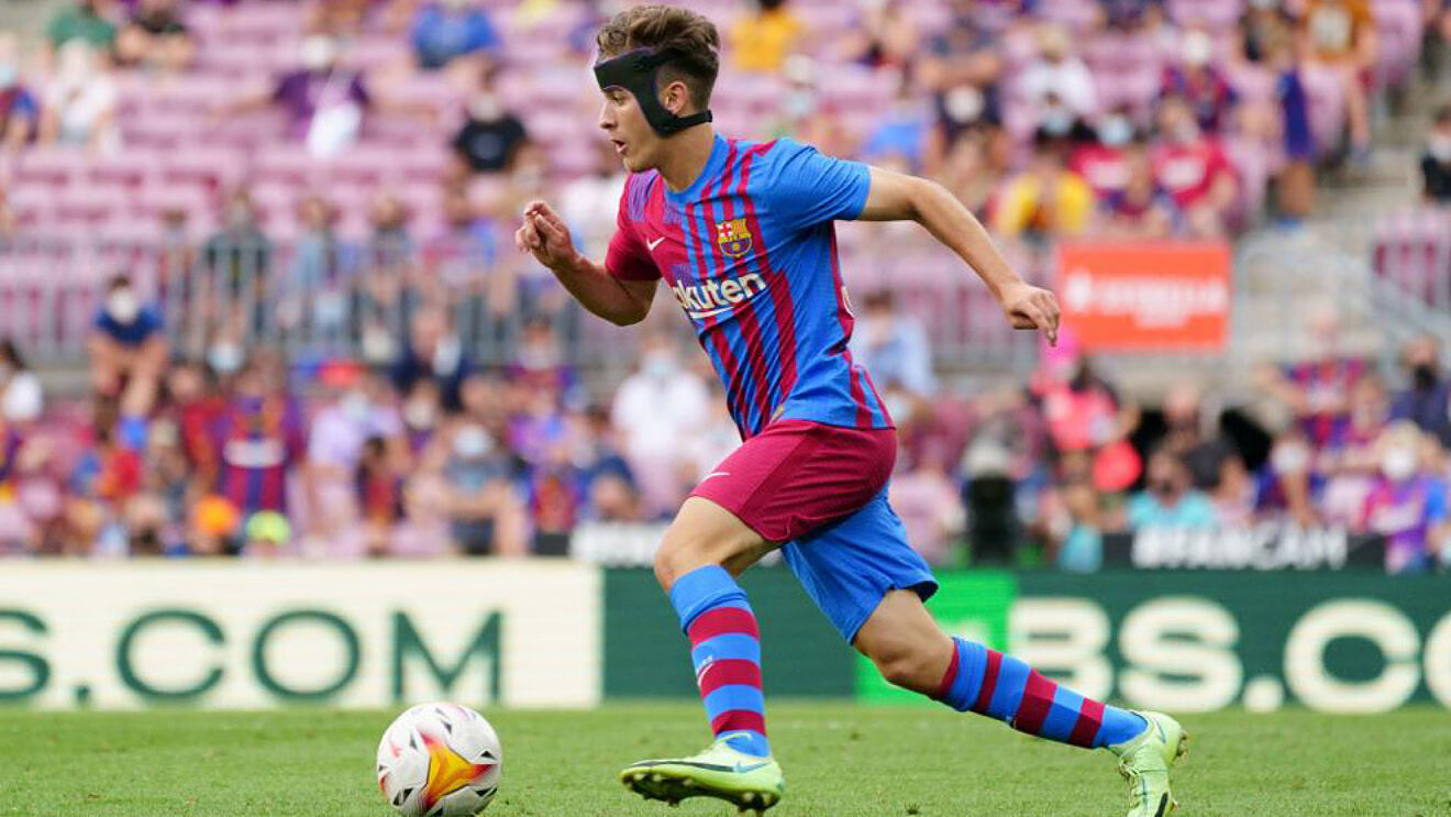 رونمایی بارسلونا از پدیده ۱۷ ساله در نوکمپ رونمایی بارسلونا