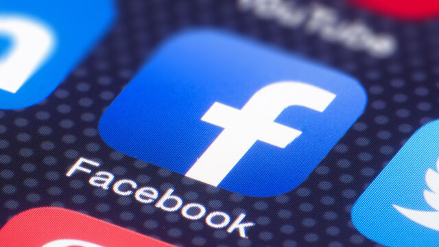 فیسبوک چندین حساب کاربری را با ادعای 