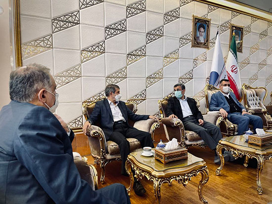 محمود احمدی‌نژاد از ایران رفت