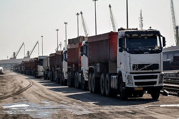 عبور کامیون‌های ایرانی از مرز آذربایجان