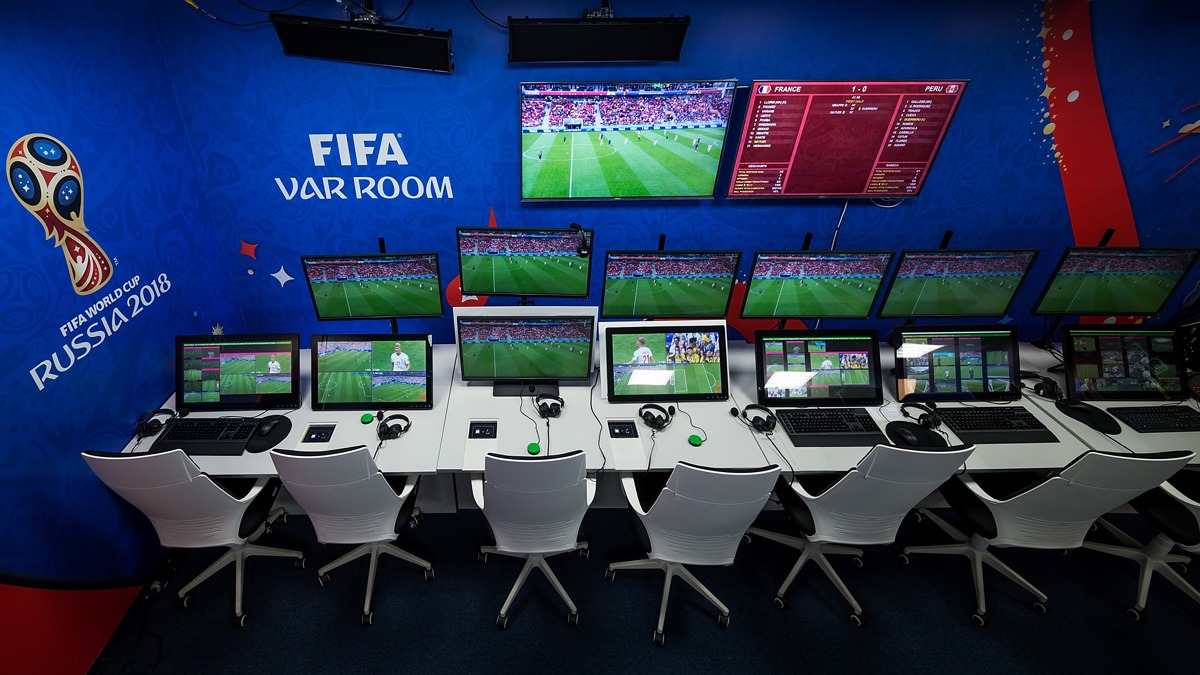 فدراسیون فوتبال قرارداد VAR را با شرکت یک دلاری بست!