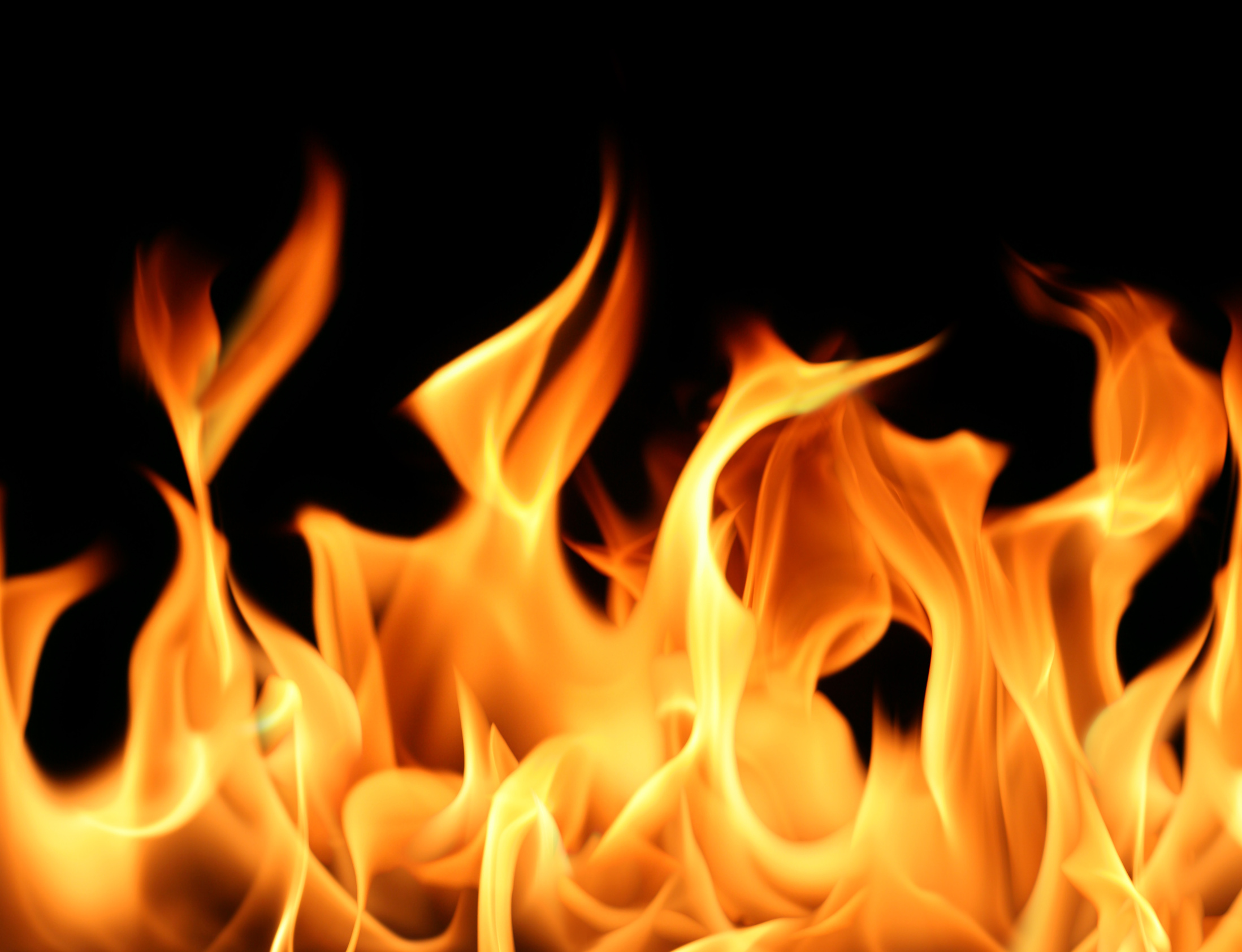 آتش گرفتن یک زن در ماکو؛ واقعیت چیست؟
