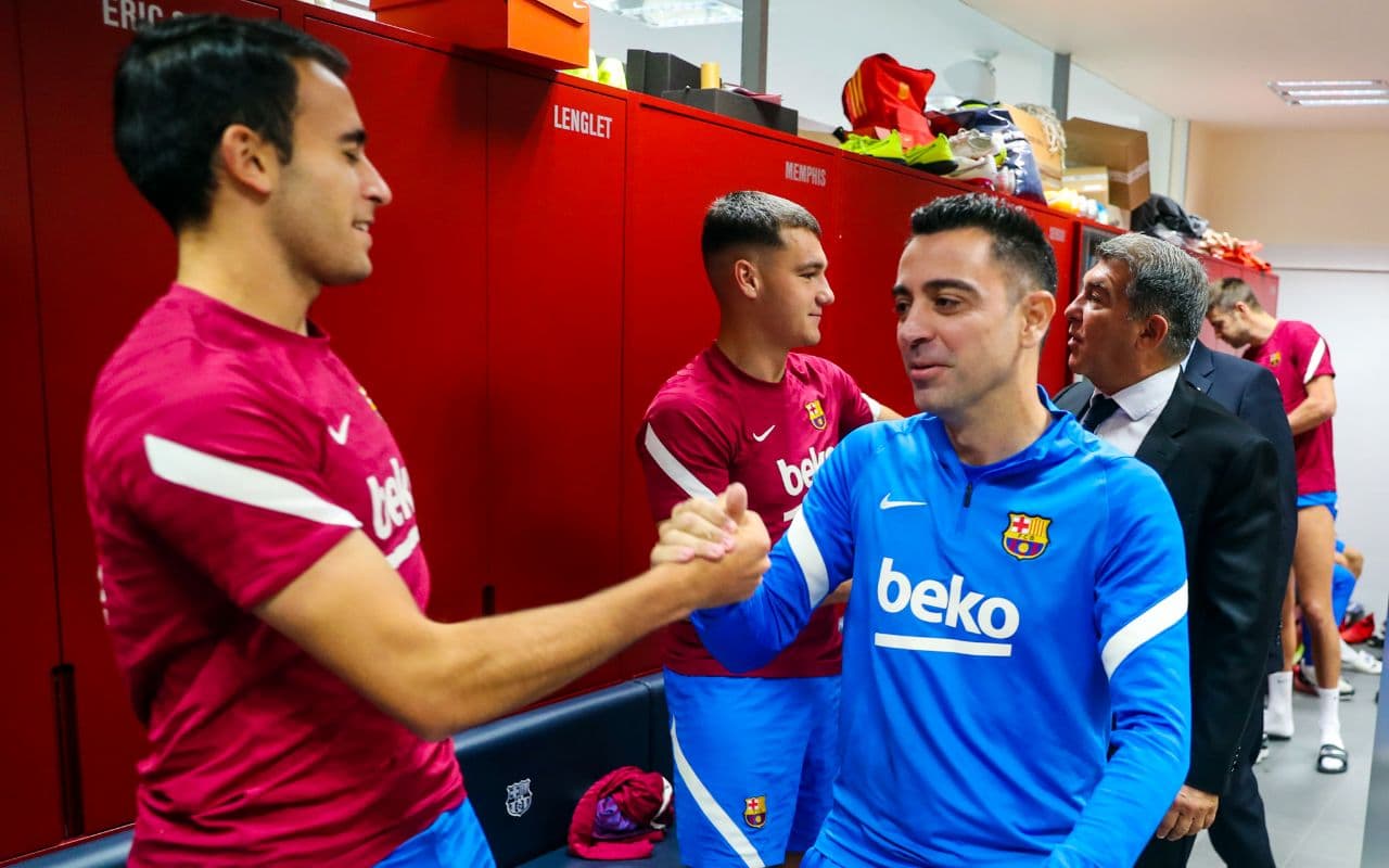 ژاوی اولین بار در رختکن بارسلونا حضور پیدا کرد