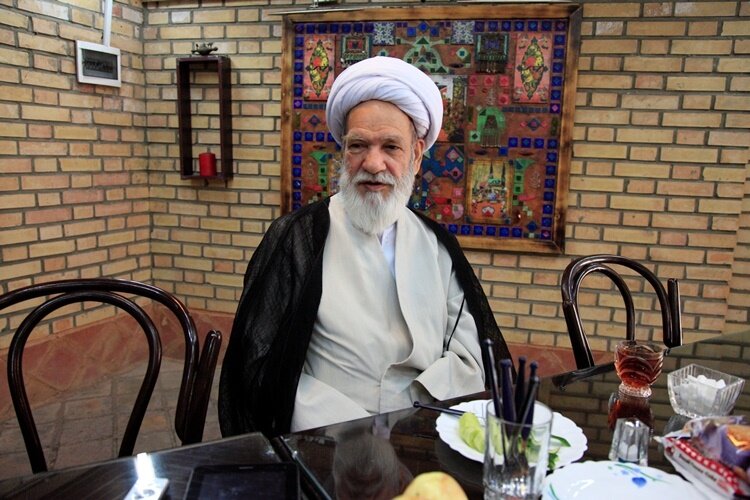 یک فعال اصولگرا: انتصاب افراد قوم و خویش هیچ مشکلی ندارد