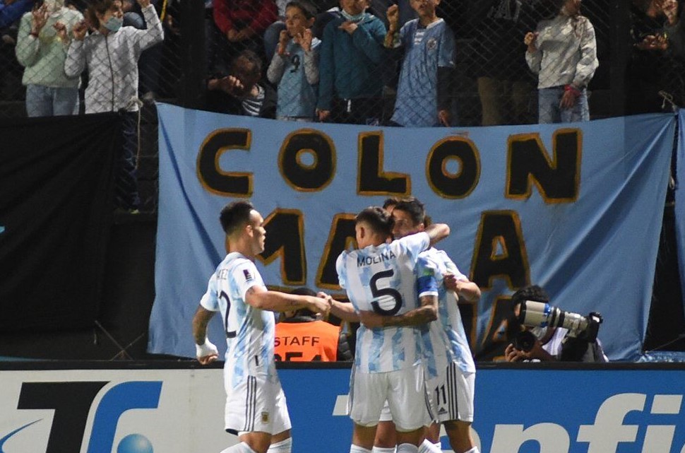 پیروزی آرژانتین در برابر اروگوئه