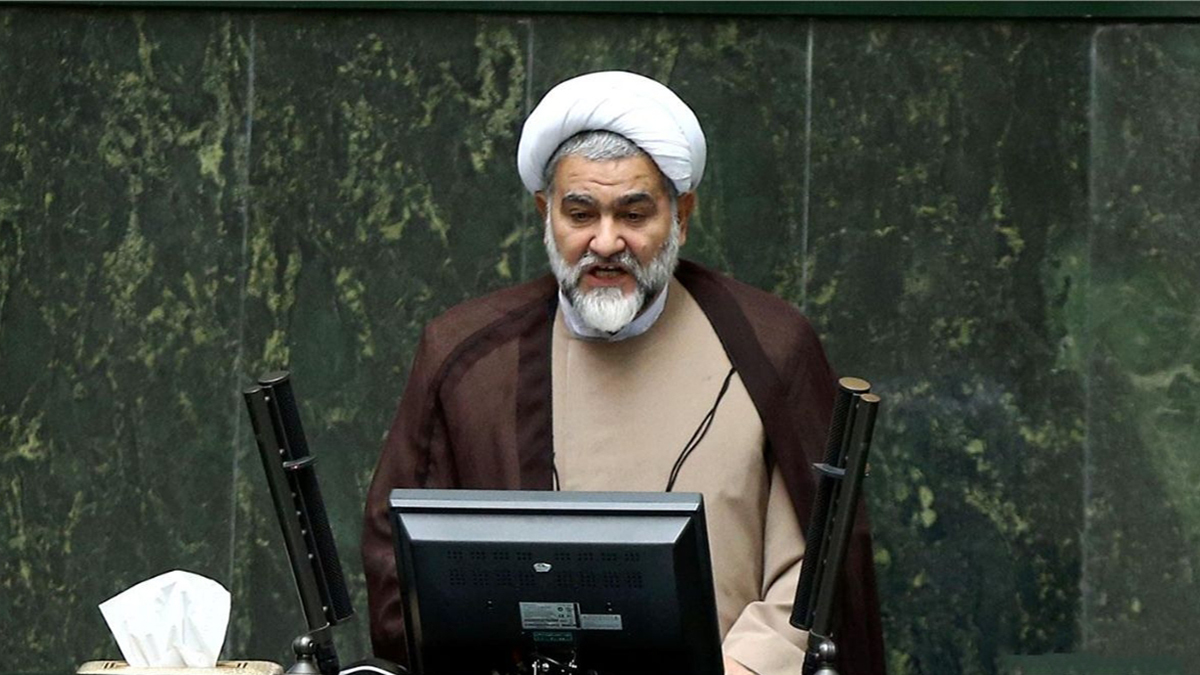 حمله روزنامه جوان به نوروزی: حتی معنای جعل را هم نمی‌دانی