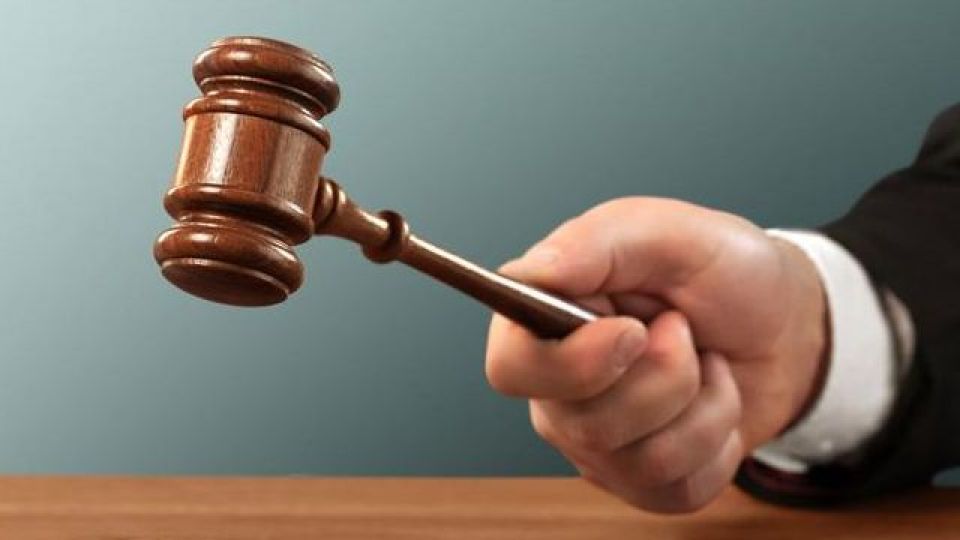 حکم عجیب قاضی برای دزدین سه بسته بادام هندی
