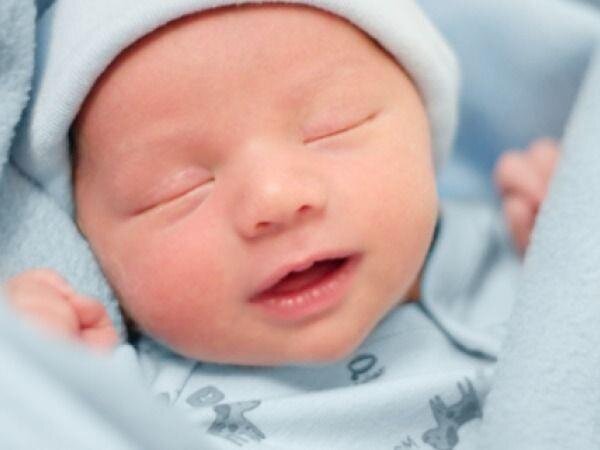 خواب خوب نوزاد و پیشگیری از چاقی 