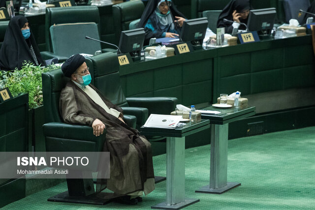 حضور رئیسجمهور در مجلس برای تقدیم لایحه بودجه حضور رئیسجمهور در مجلس برای تقدیم لایحه بودجه