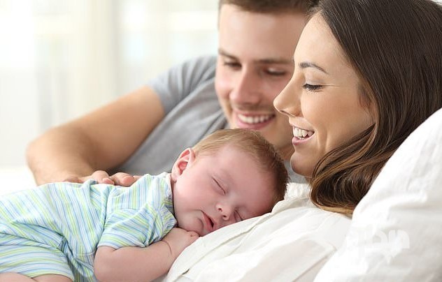 بوی بدن مادر در ارتباط گیری نوزاد با غریبه‌ها چقدر تاثیر دارد؟