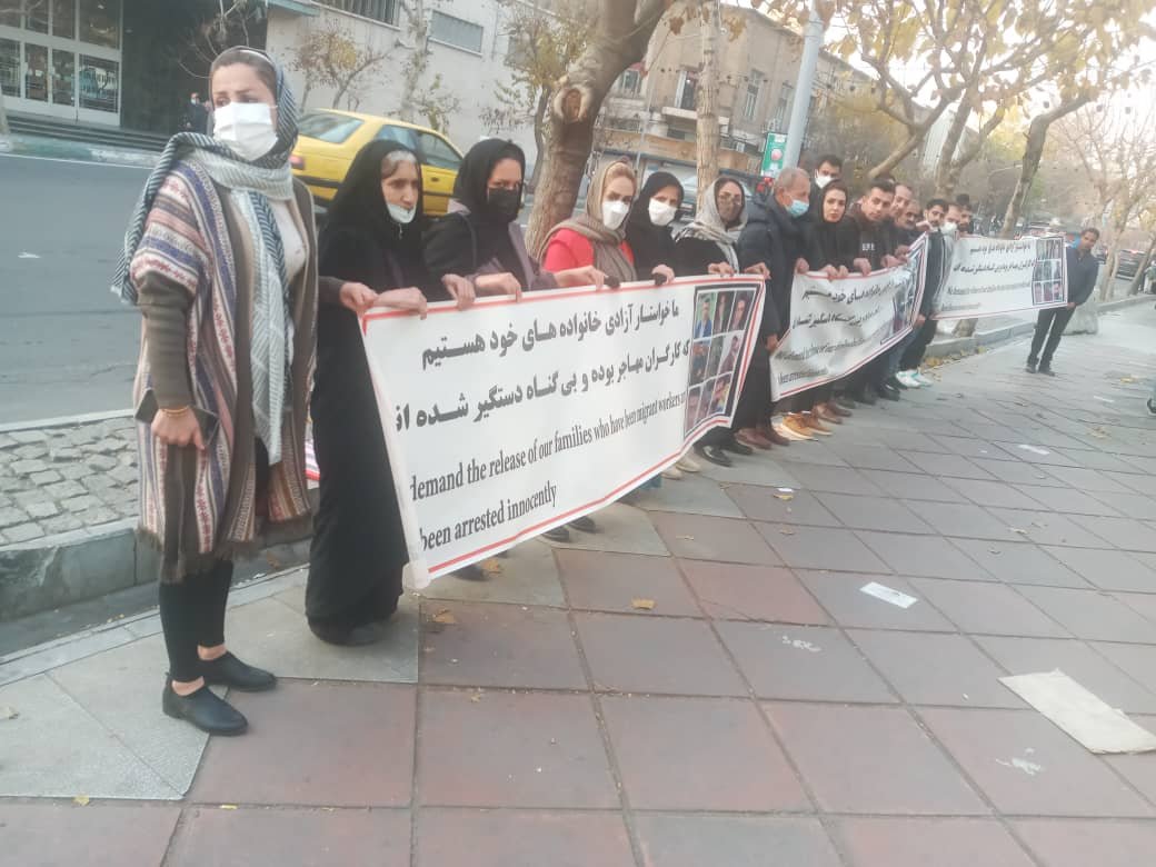 خانوادههای ۹ پناهجوی کرد ایرانی خواستار آزادی فرزندان خود از دست ارتش آزاد سوریه شدند خانوادههای ۹ پناهجوی کرد ایرانی خواستار آزادی فرزندان خود از دست ارتش آزاد سوریه شدند