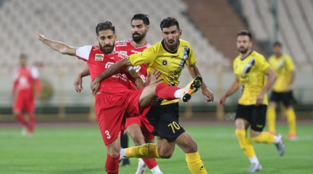 پینشهاد معاوضه مغانلو با رضا اسدی بین سپاهان و پرسپولیس