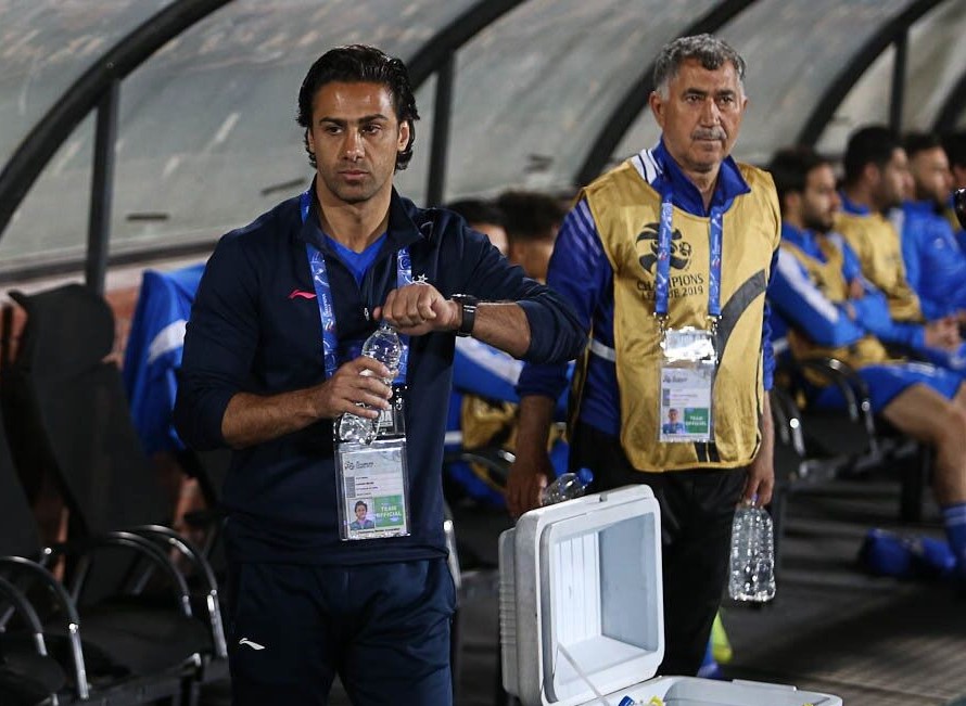 مدد جباری به فرهاد مجیدی: هر چه بود برادرت با من کرد! مدد جباری به فرهاد مجیدی: هر چه بود برادرت با من کرد!