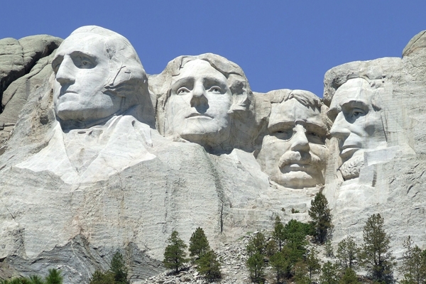 چهره ترامپ در بنای ملی کوه راشمور!