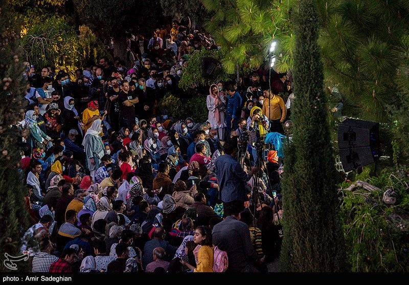 مراسم تحویل سال ۱۴۰۱ در آرامگاه حافظ/ گزارش تصویری