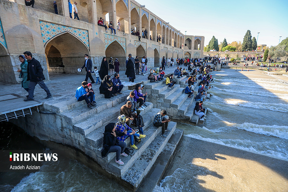 زاینده‌رود جاذبه گردشگری مسافران نوروزی اصفهان/ گزارش تصویری