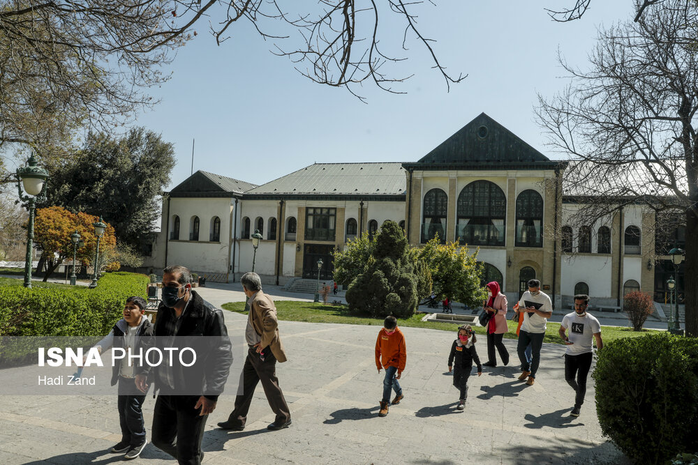 گردشگران نوروزی در مجموعه نیاوران/ گزارش تصویری