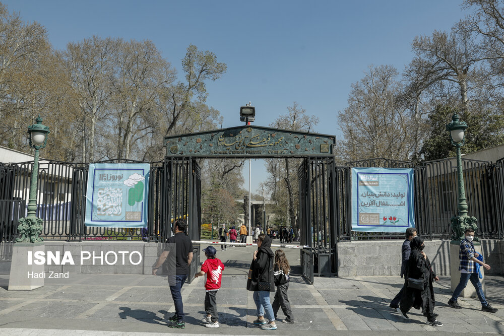 گردشگران نوروزی در مجموعه نیاوران/ گزارش تصویری