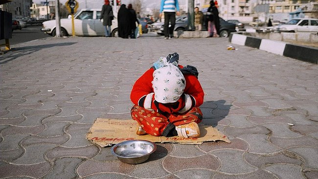 ایرانی‌ها در سال ۱۴۰۰ چقدر فقیرتر شدند؟