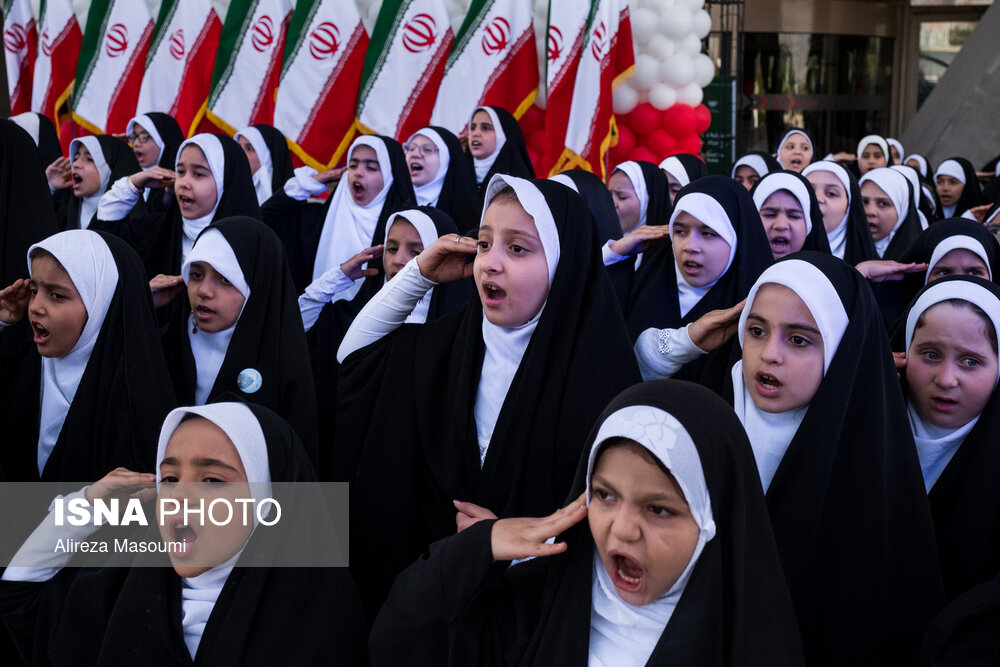جشن روز جمهوری اسلامی در برج میلاد/ گزارش تصویری