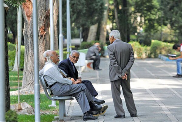 مستمری بازنشستگان در سال ۱۴۰۱ افزایش می‌یابد