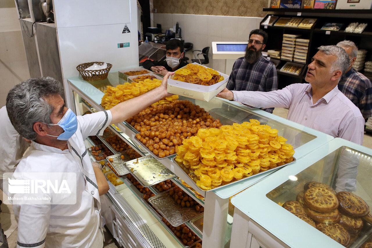 زولبیا و بامیه؛ شیرینی مخصوص رمضان/ گزارش تصویری
