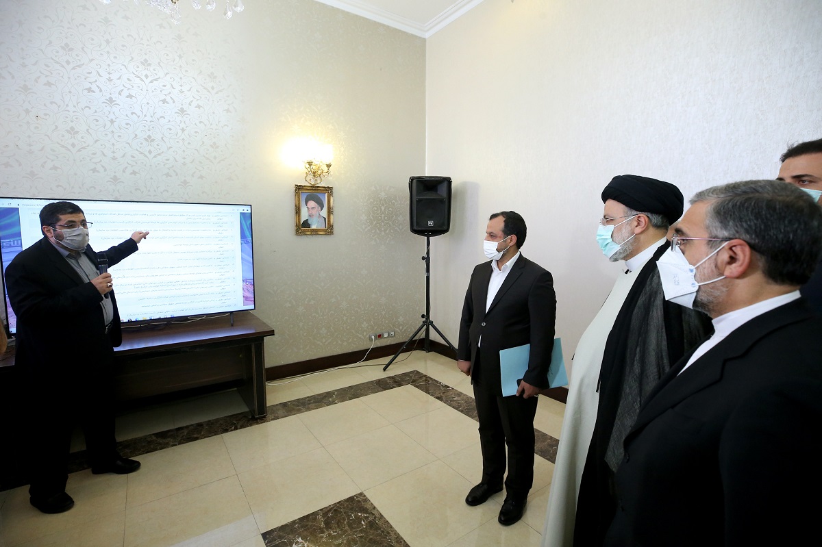 بازدید رئیسی از فعالیت‌های درگاه ملی مجوز‌های کسب و کار وزارت امور اقتصادی و دارایی