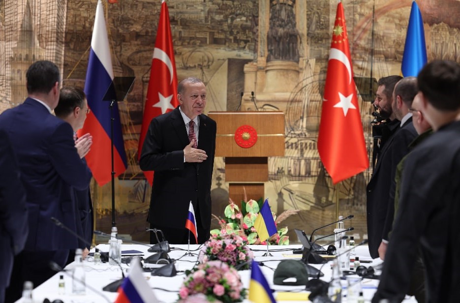 دیداد زلنسکی و پوتین در استانبول؛ ترکیه میانجی برای همه فصول