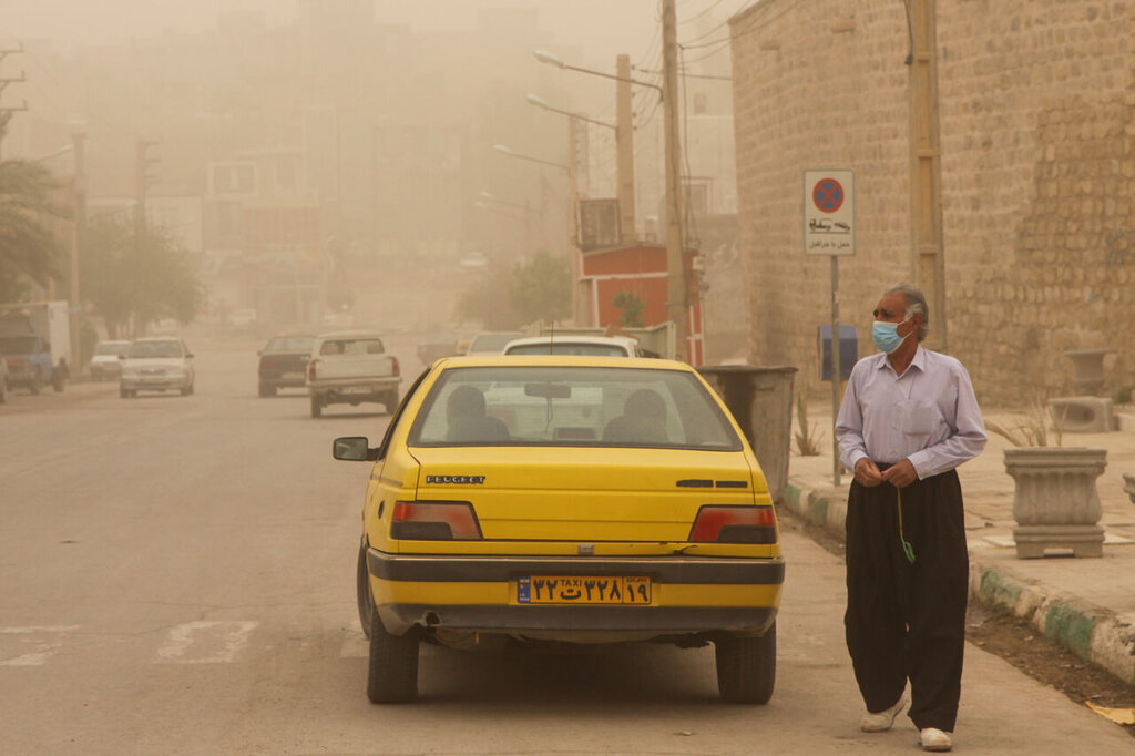 انتشار گسترده گرد و غبار در ۸ استان از امروز