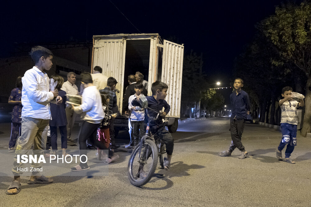 سفره افطار در مناطق محروم/ گزارش تصویری